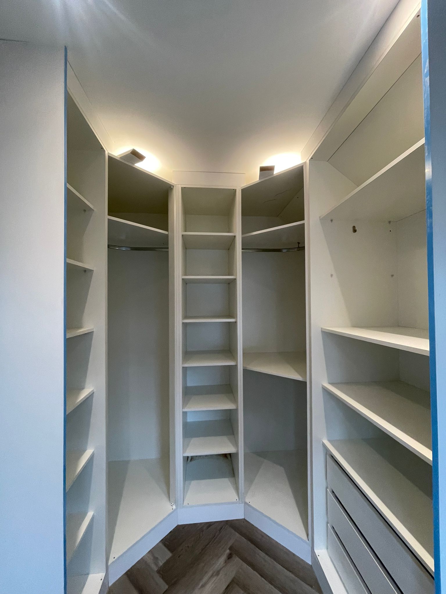 Walk in Wardrobes Bespoke Walk in Wardrobes & Dressing Rooms Design Ideas